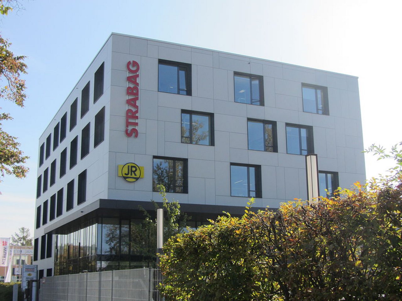 Verwaltungsgebaeude_STRABAG.JPG
